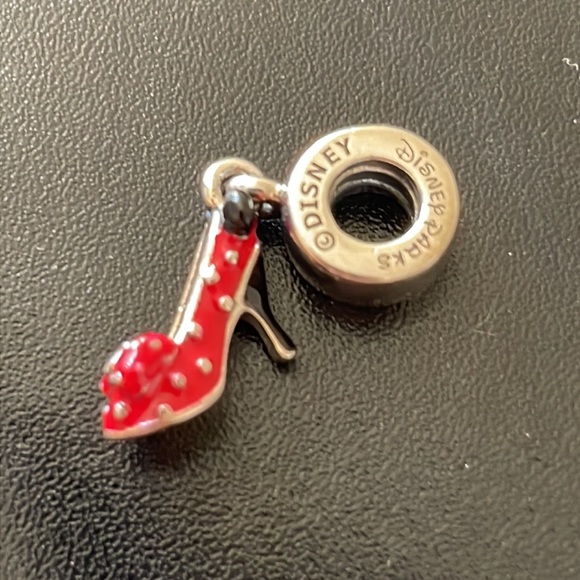 Pandora Disney parks Minnie Mouse red shoe charm - Picture 3 of 4